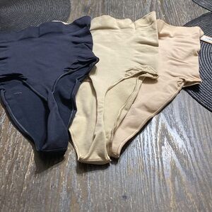 Mid waist sculpting thong size m